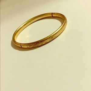 Gold bracelet